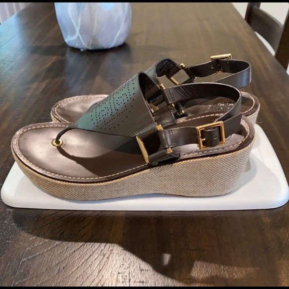 SALE‼️ Tory Burch Metallic Shoes - Picture 2 of 7